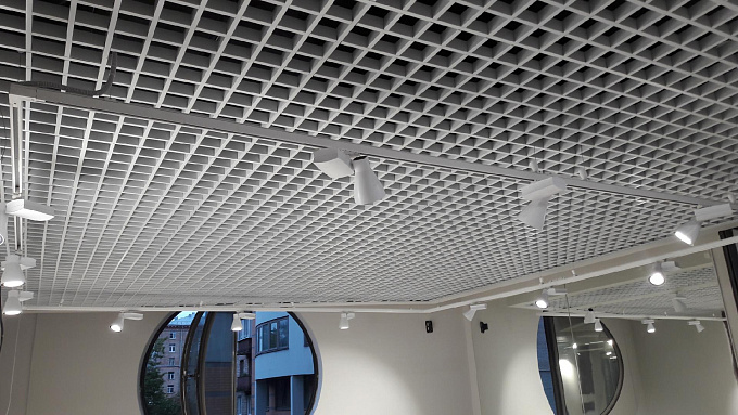 Потолок Грильято Эконом белый матовый 100х100 мм
